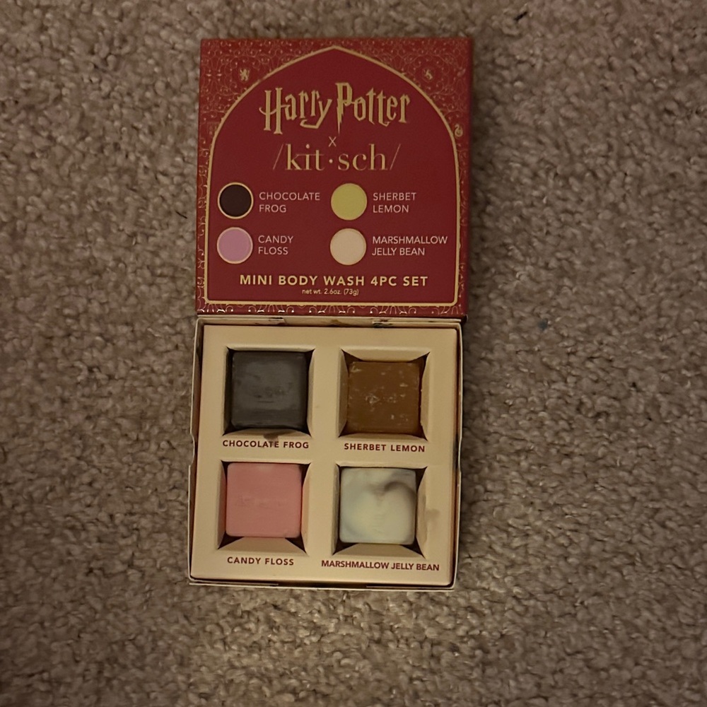Kitsch Harry Potter Mini Body Wash Set - Chocolate, Lemon, Pink, Jelly Bean